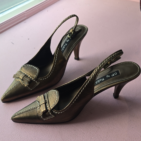 Chic Gold Slingback Heels - Picture 1 of 4